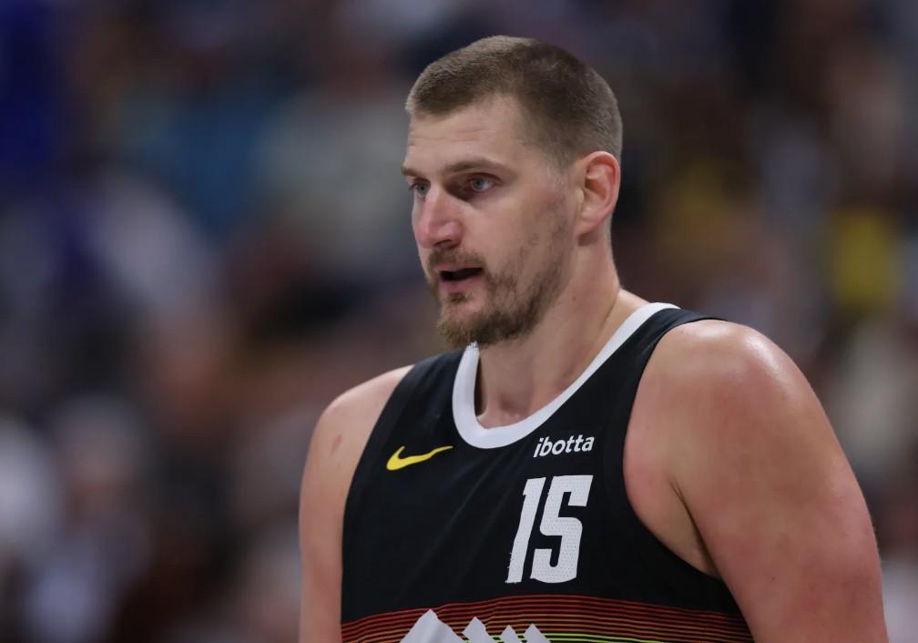 kaiyun-约基奇常规赛数据：连续两赛季场均三双，篮板助攻均联盟第一